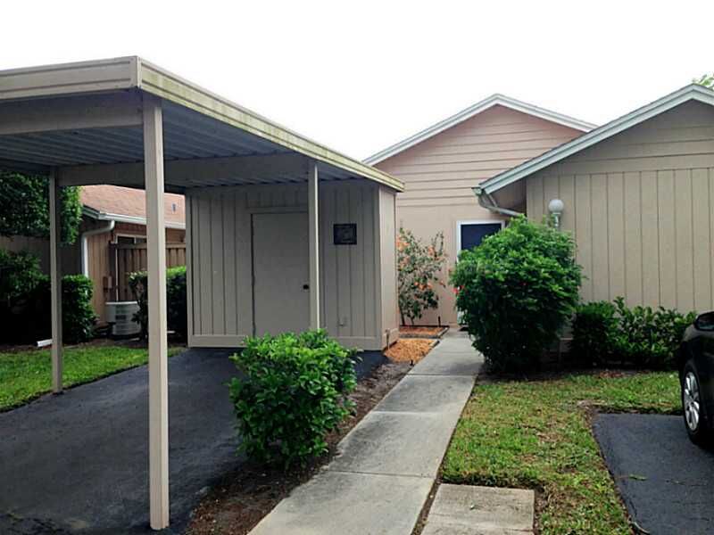 Property Photo:  846 Chatham Drive 846  FL 34285 