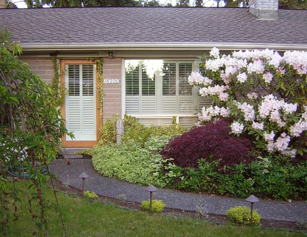 Property Photo:  16220 Meridian Ave N  WA 98133 