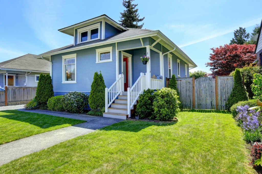 Property Photo: 547 NE 81st St WA 98115