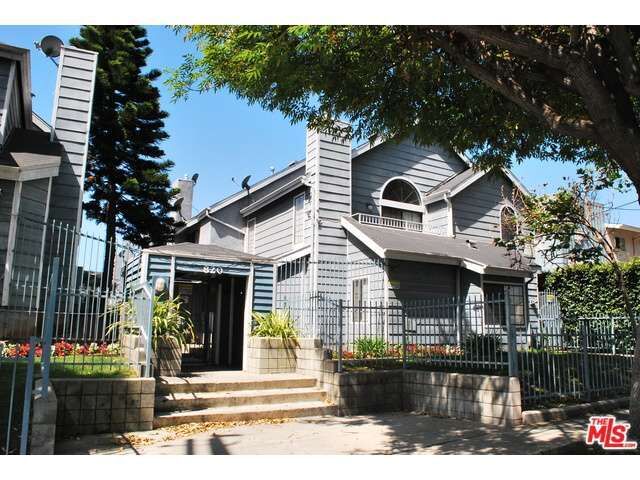 Property Photo: 820 N Acacia St 106 CA 90302