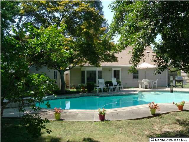 Property Photo:  7 Wilson Circle E  NJ 07701 