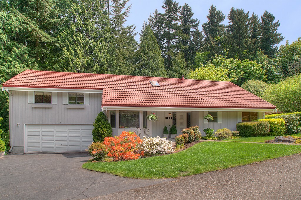 Property Photo: 3200 102nd Ave NE WA 98004