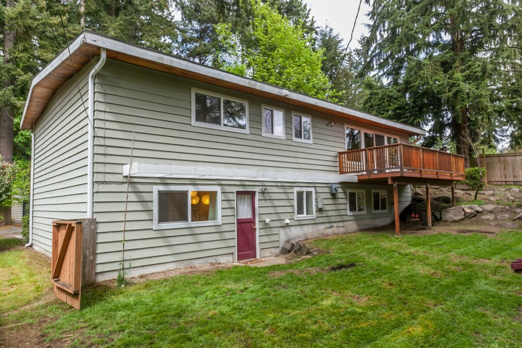 Property Photo: 18528 32nd Place NE WA 98155