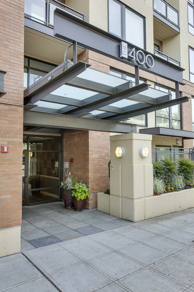 Property Photo:  400 Washington Ave 305  WA 98337 