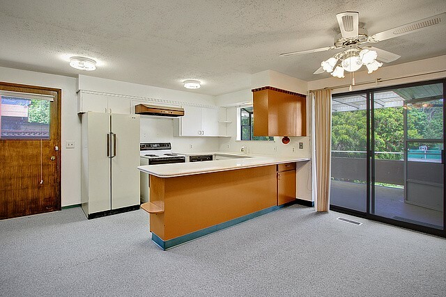 Property Photo: 10447 8th Ave S WA 98168