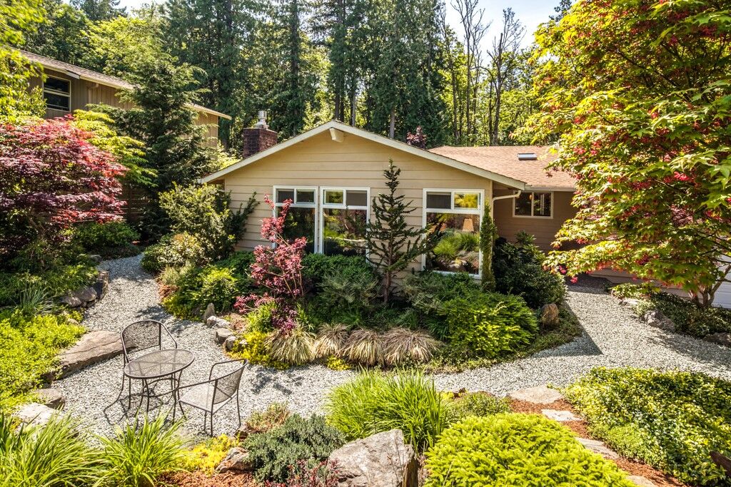 Property Photo: 1911 Iowa Dr WA 98229