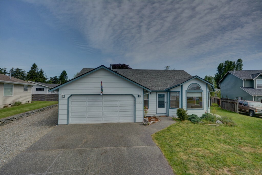 Property Photo:  430 SW Erie Cir  WA 98277 