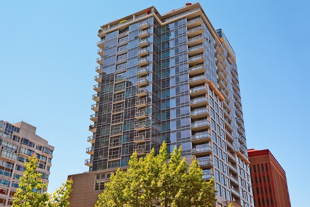 Property Photo: 2033 2nd Ave 910 WA 98121