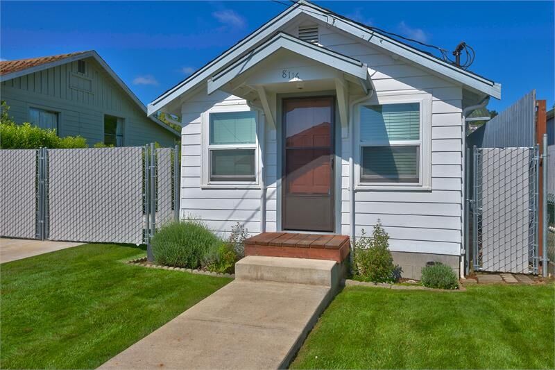 Property Photo:  8116 Daniels Lp E  WA 98366 