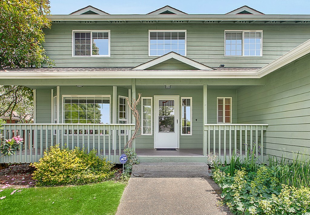 Property Photo:  11614 26th Ave SW  WA 98146 