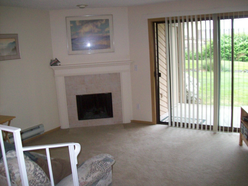 Property Photo:  23001 Lakeview Dr 105  WA 98043 