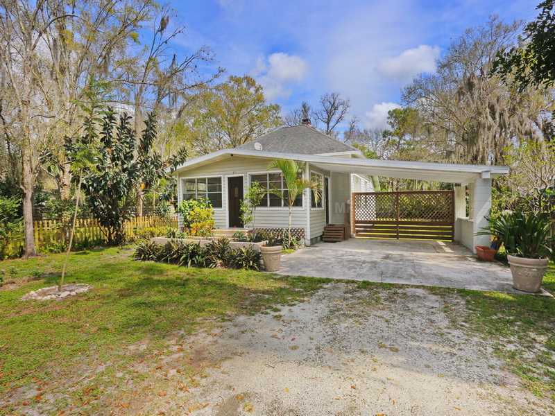 Property Photo: 815 Hand Avenue FL 34232