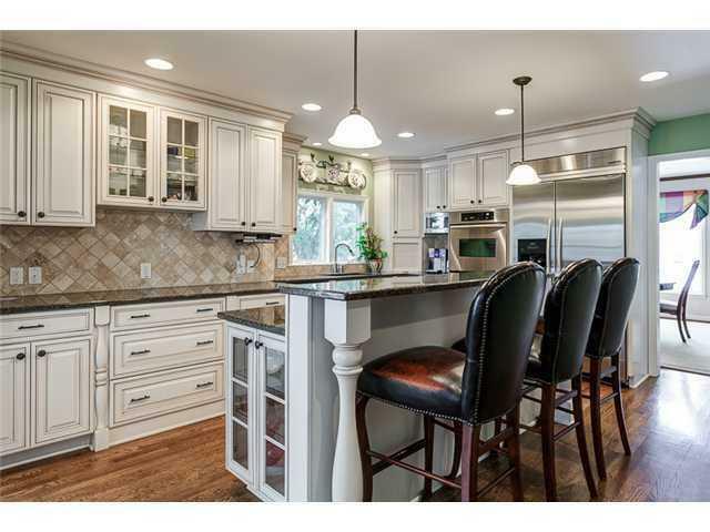 Property Photo: 2582 Henthorn Road OH 43221
