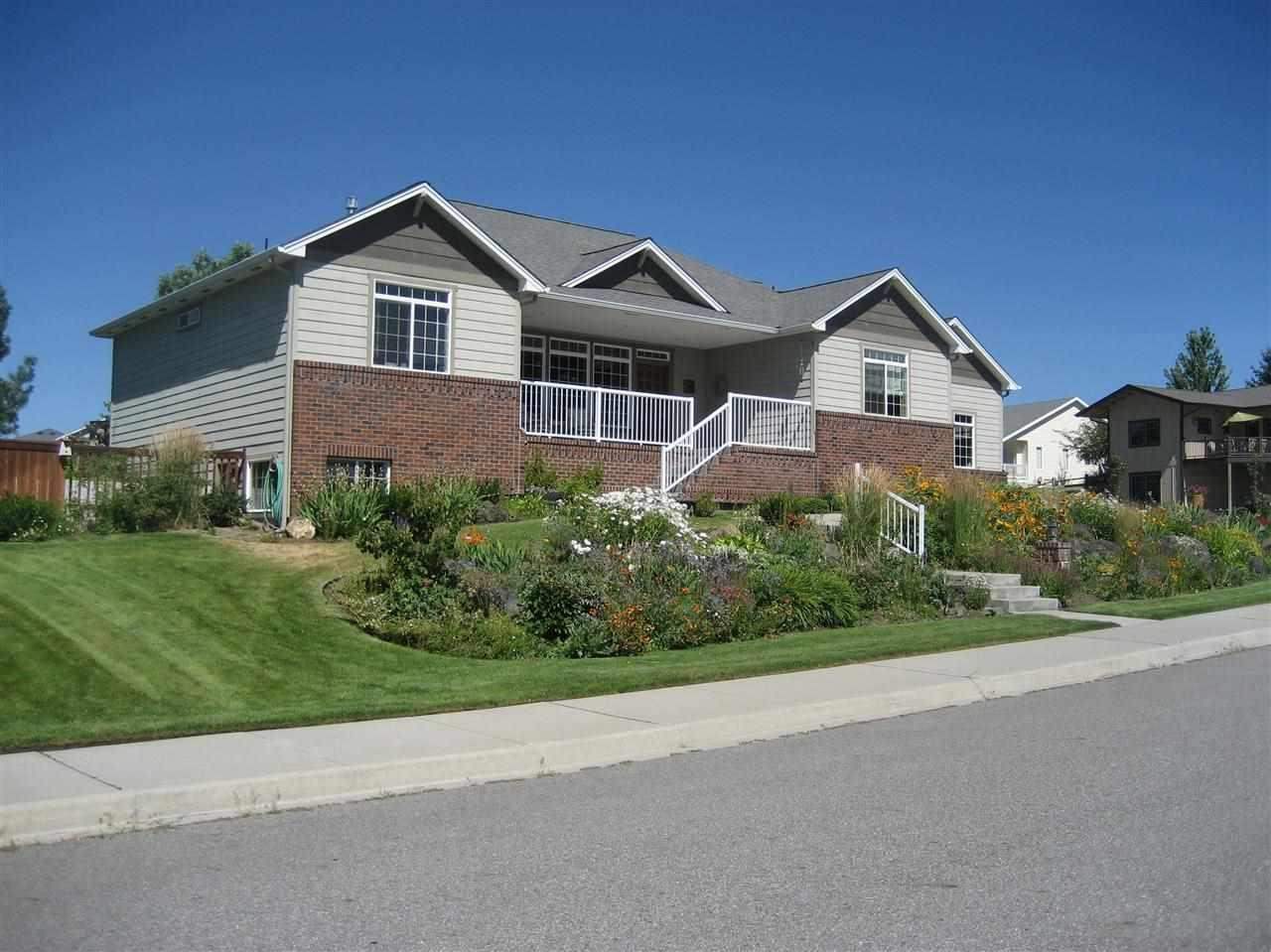 Property Photo: 2302 S Scenic Blvd WA 99224