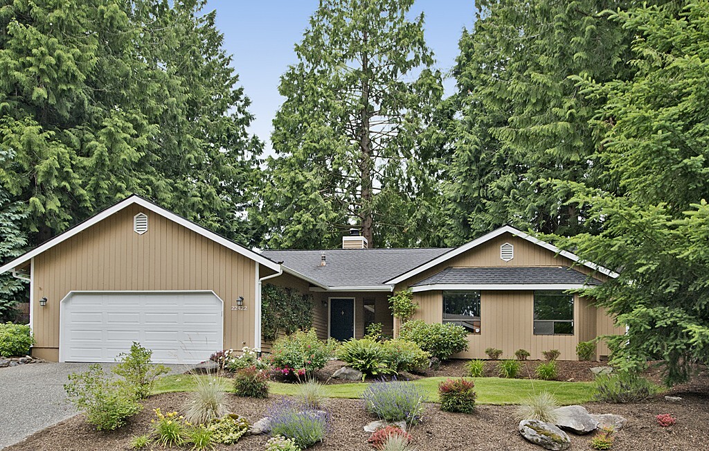 Property Photo:  22422 NE 12th Ct  WA 98074 