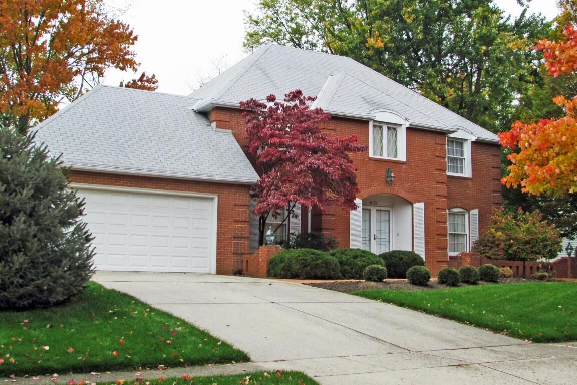 Property Photo: 4075 Longhill Road OH 43220