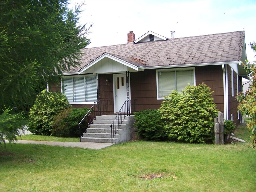 Property Photo: 720 5th St WA 98275