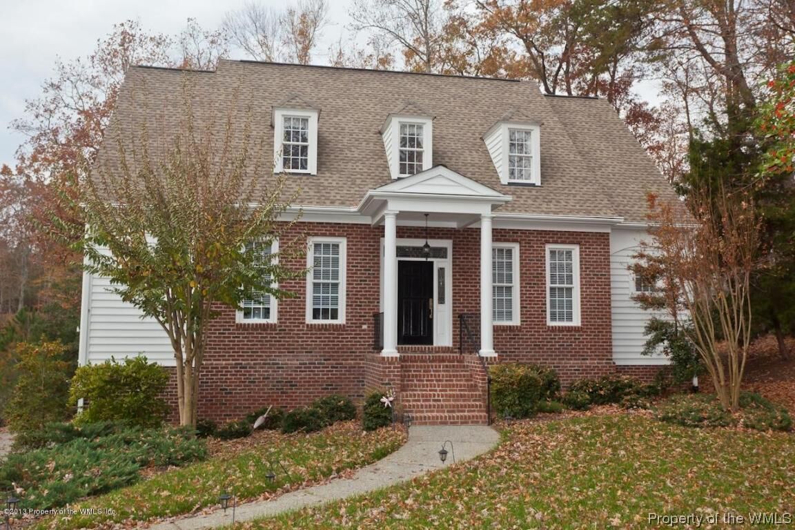 Property Photo: 9812 Turning Leaf Lane VA 23168