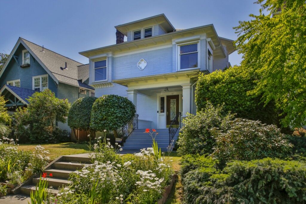 Property Photo:  1115 16th Avenue E  WA 98112 