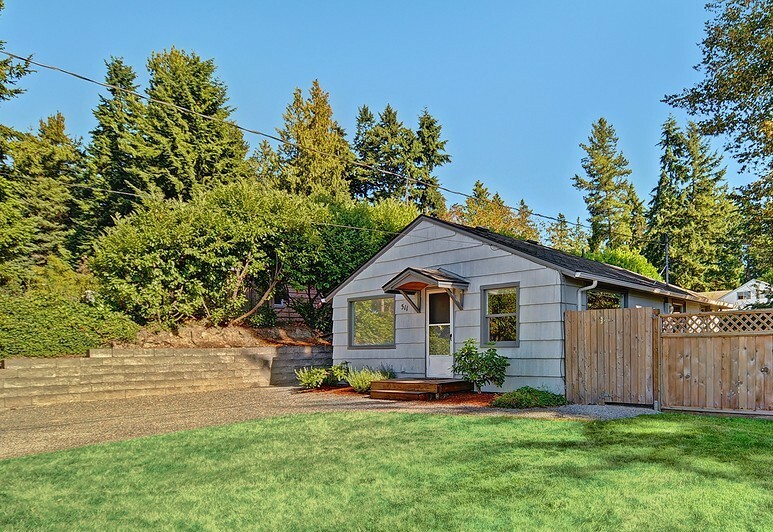 Property Photo:  511 NE 174th St  WA 98155 