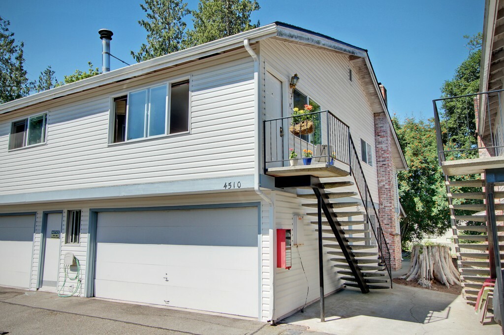 Property Photo:  4510 216th St SW 10-D  WA 98043 