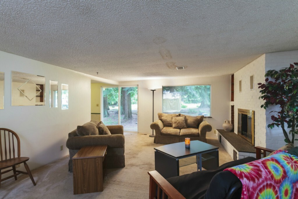 Property Photo: 1220 Lakeview St WA 98229