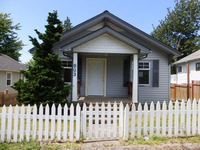 Property Photo: 803 S 10th Street WA 98274