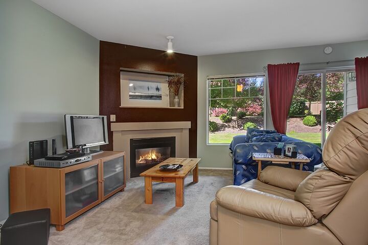 Property Photo:  15150 140th Wy SE U-103  WA 98058 