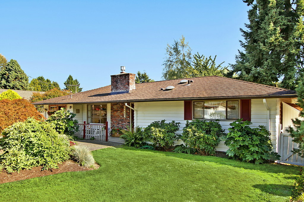 Property Photo:  16249 SE 9th St  WA 98008 