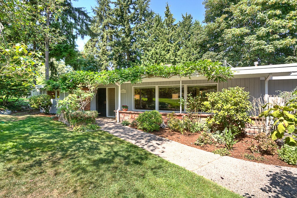 Property Photo:  10523 Robin Hood Dr  WA 98020 