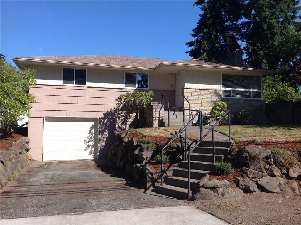 Property Photo:  16518 Fremont Ave N  WA 98133 