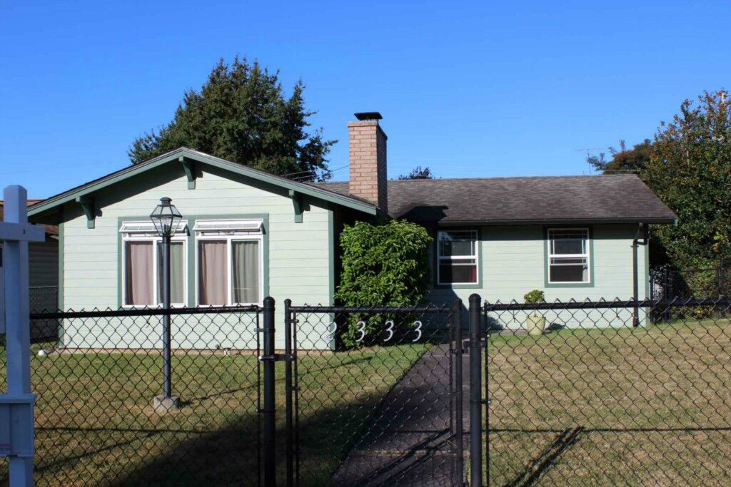 Property Photo:  2333 Humboldt St  WA 98225 