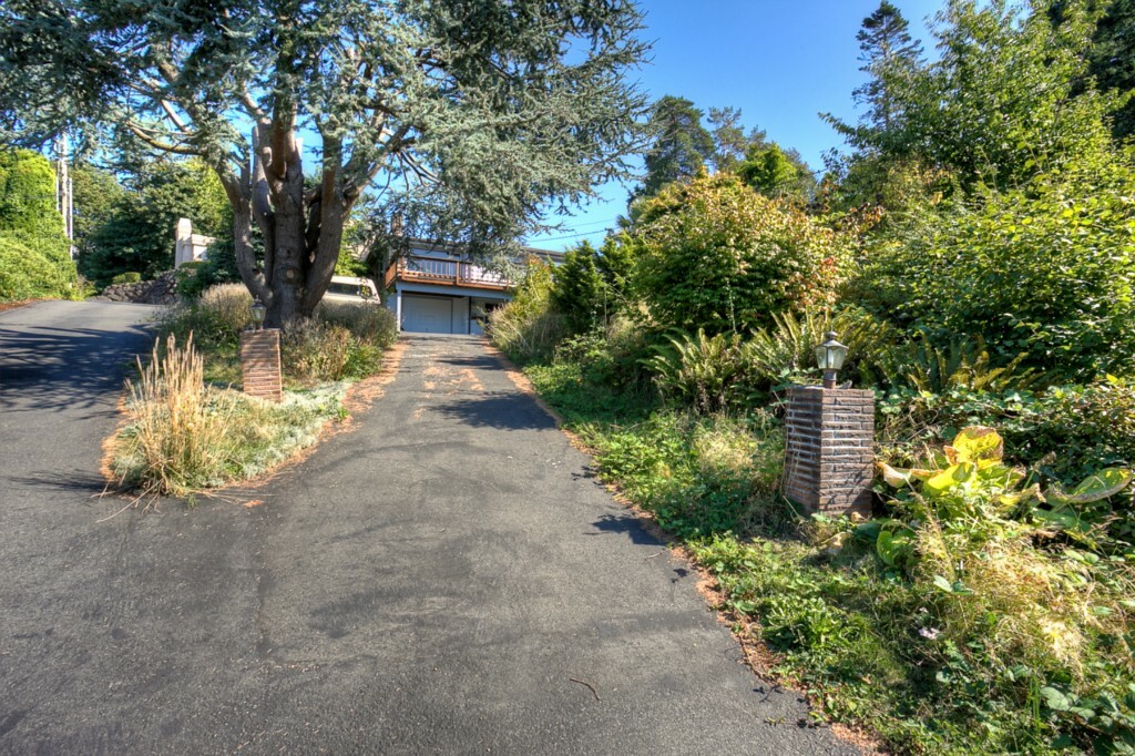 Property Photo:  18158 Riviera Place SW  WA 98166 