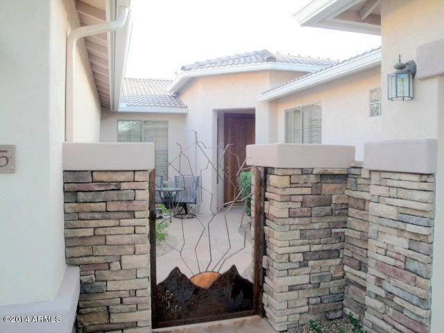 Property Photo: 5915 W Straight Arrow Lane AZ 85083
