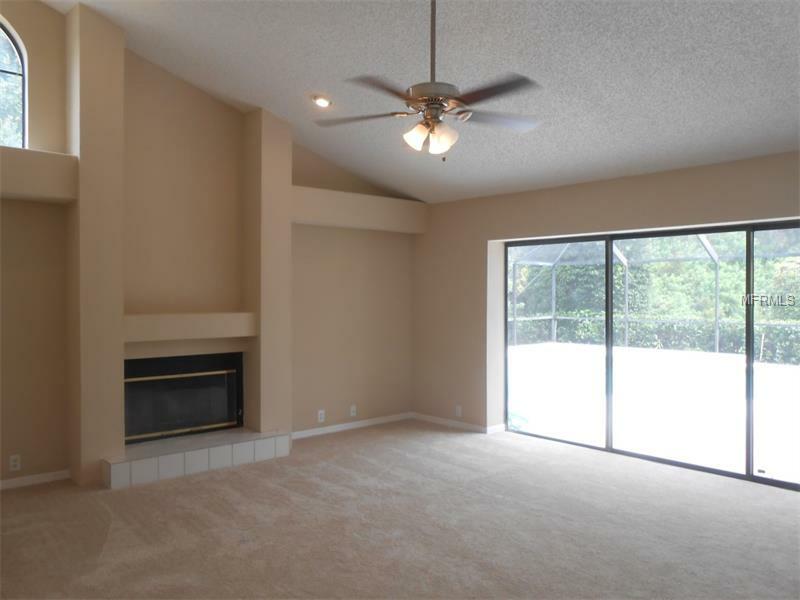 Property Photo:  4939 Fallcrest Circle  FL 34233 