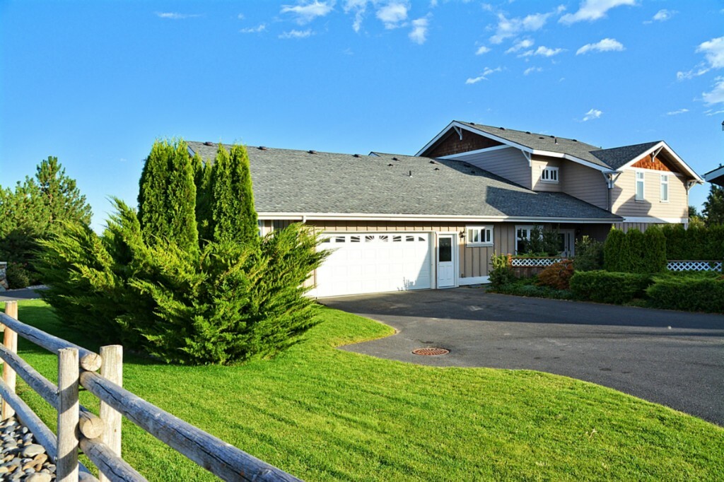 Property Photo:  6367 Murray Wy B  WA 98837 