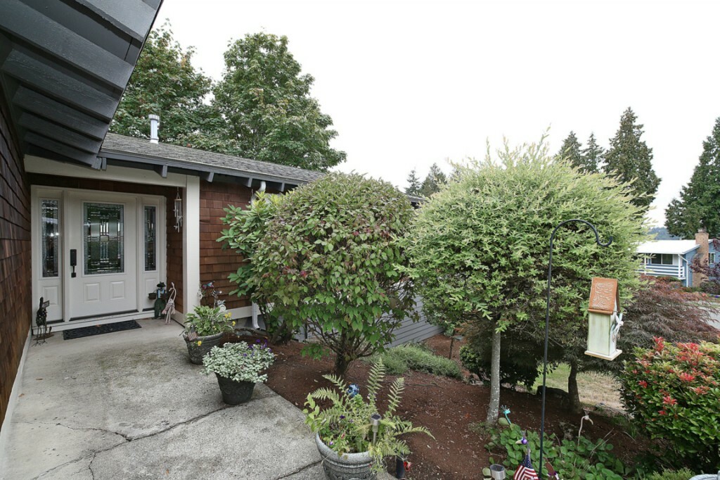 Property Photo:  13822 116th Ave NE  WA 98034 