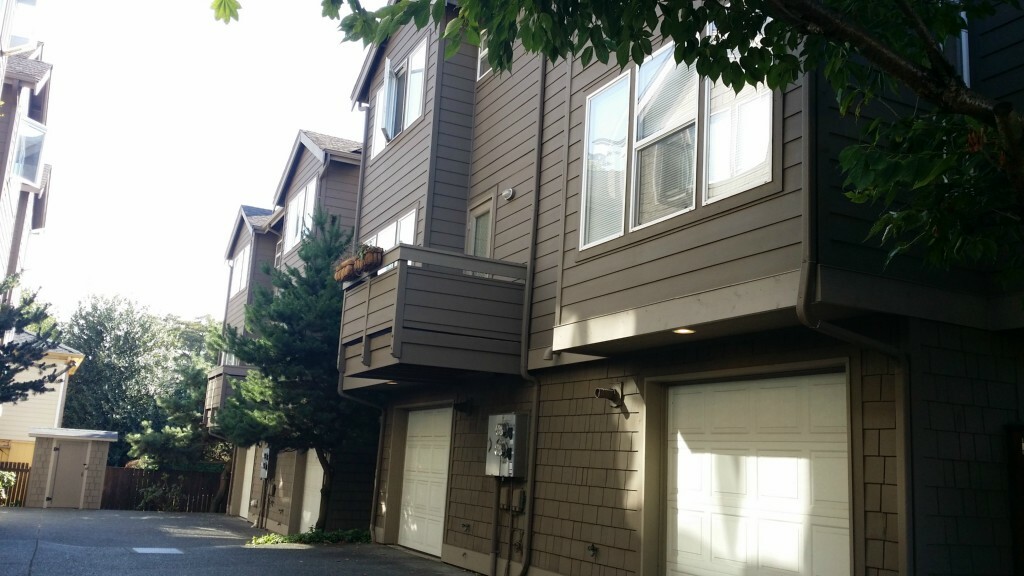 Property Photo: 2617 S Washington St WA 98144
