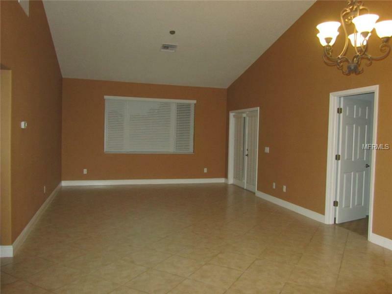 Property Photo:  1016 Caravel Court  FL 34689 