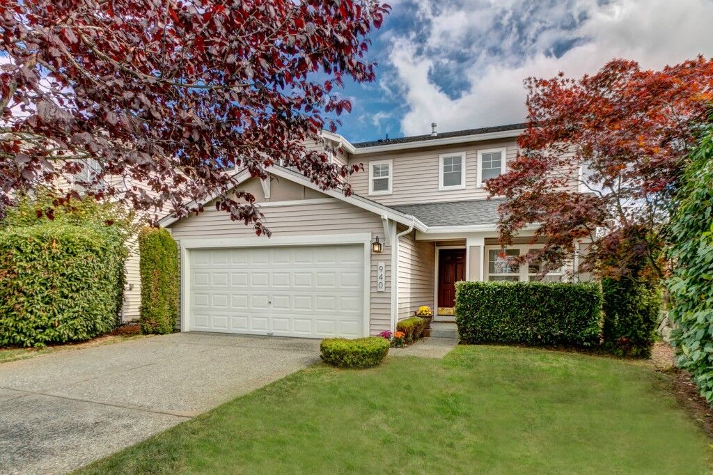 Property Photo:  940 242nd Ct SE  WA 98075 