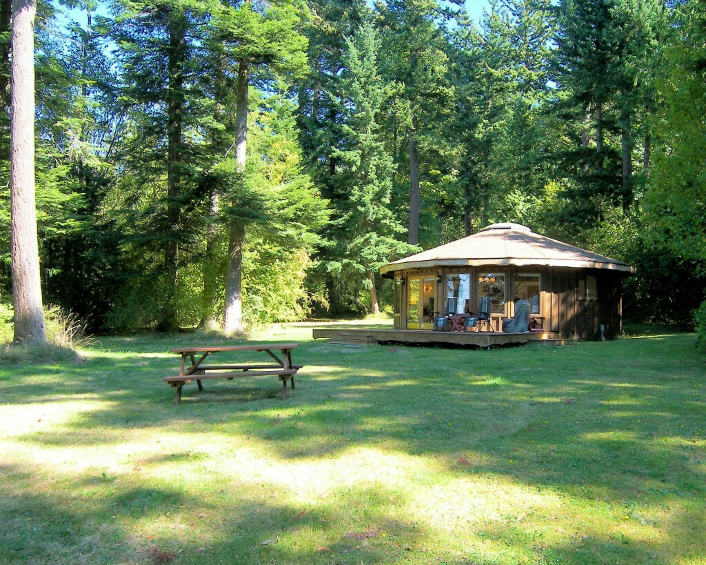 Property Photo:  2690 West Shore Dr  WA 98262 