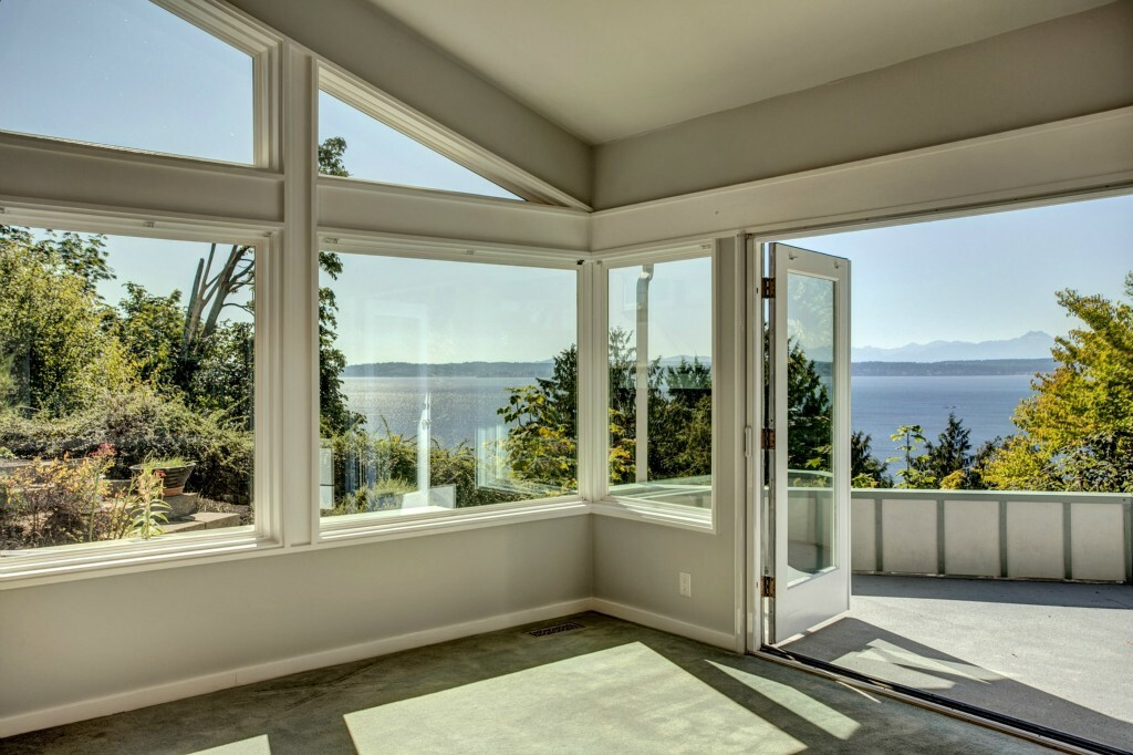 Property Photo: 4521 W McLaren St WA 98199