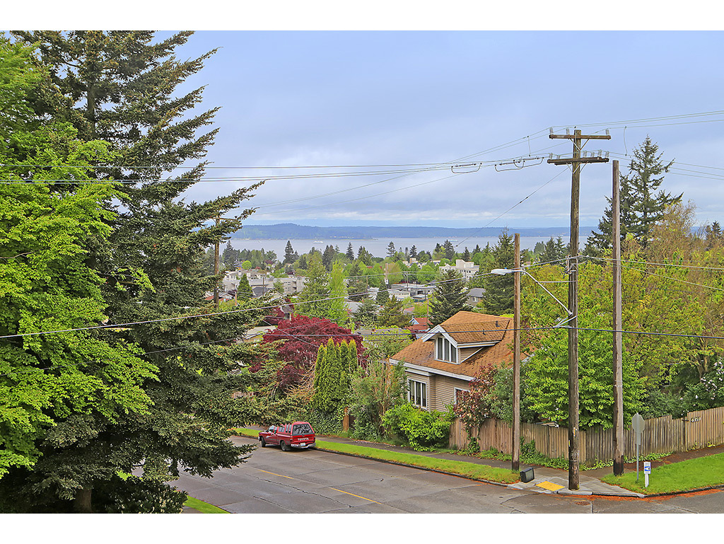 Property Photo: 6502 39th Ave SW WA 98136