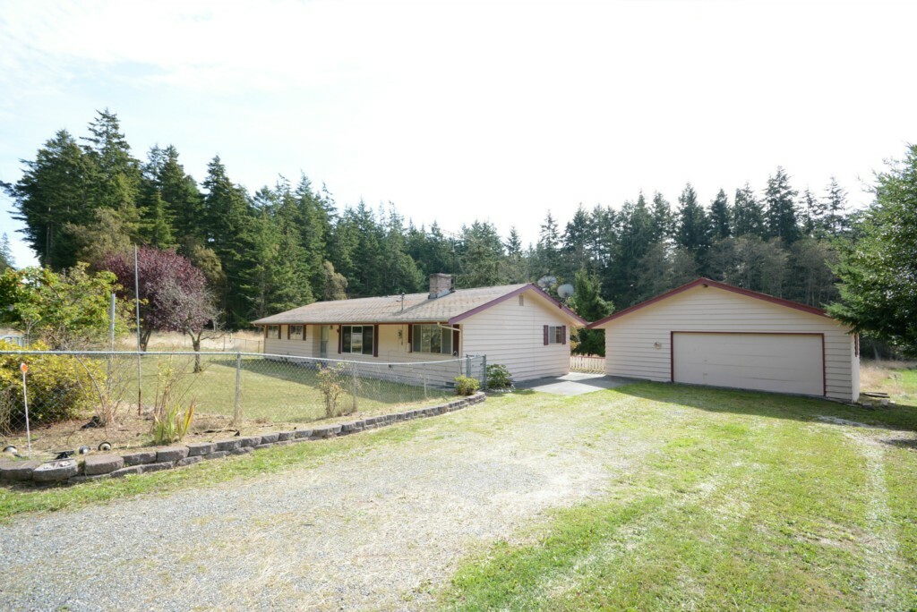 Property Photo:  216 E Sleeper Rd  WA 98277 