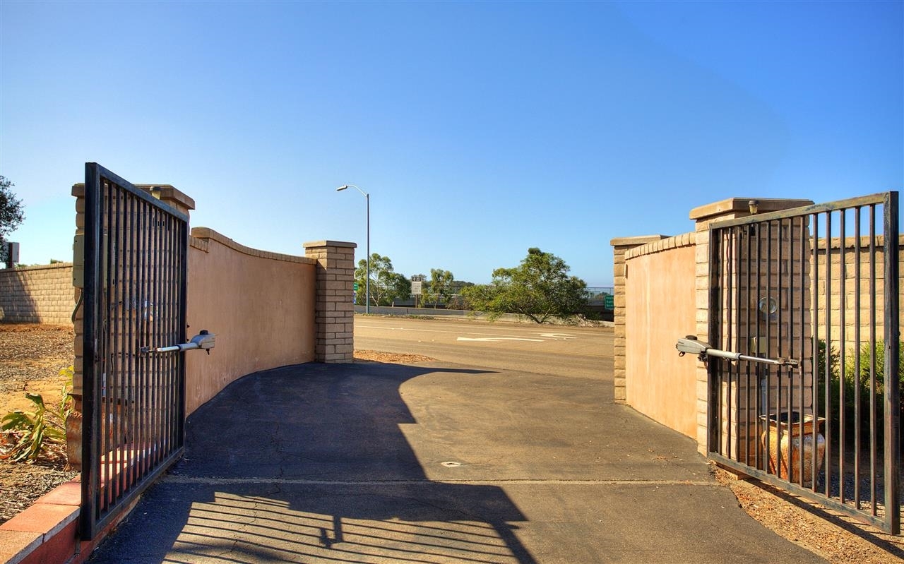 Property Photo: 949 Piraeus CA 92024