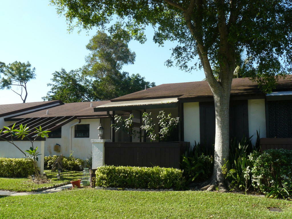 Property Photo:  53 Seminole Drive  FL 33411 