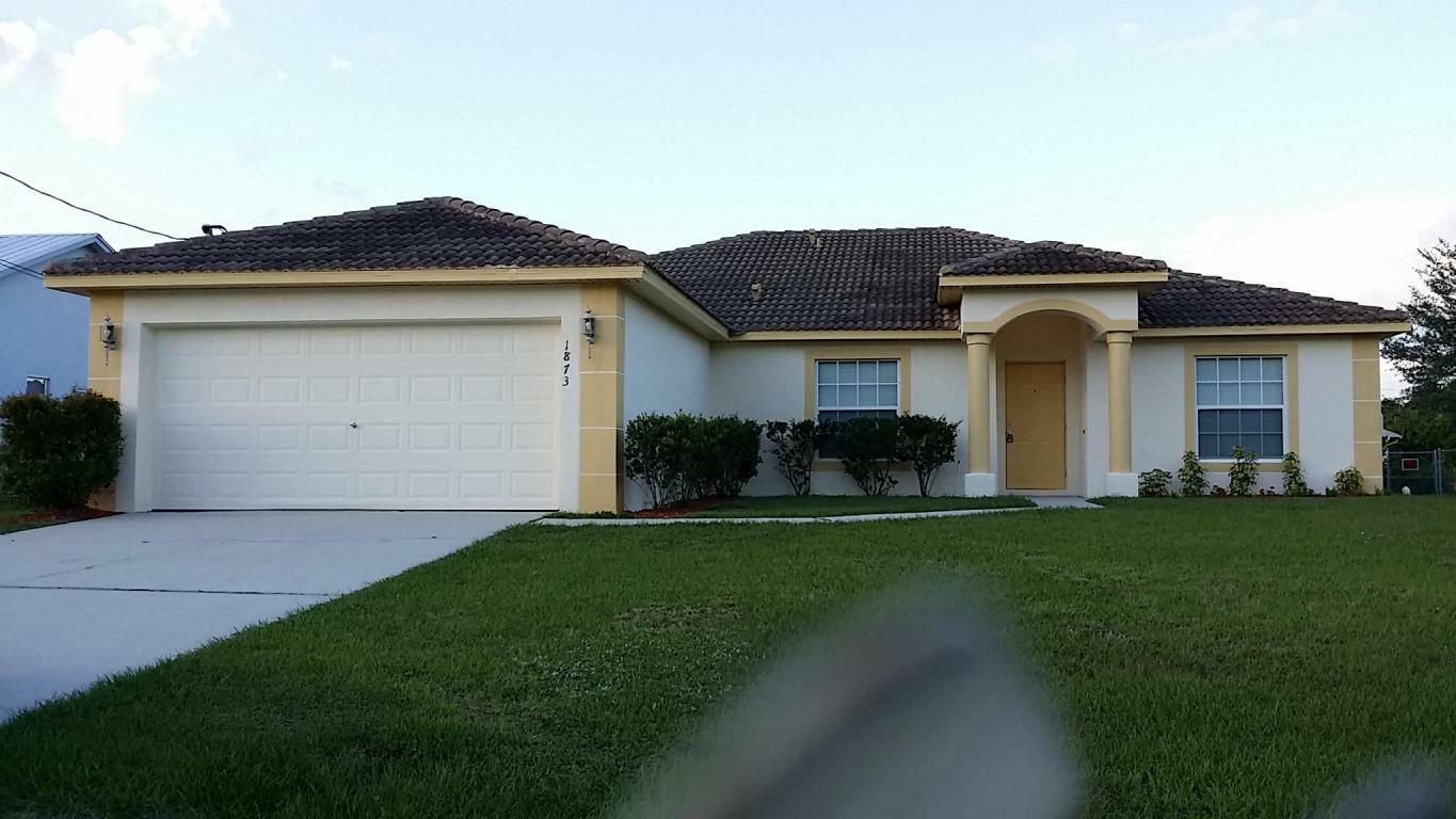 Property Photo:  1873 SW Leafy Road  FL 34953 