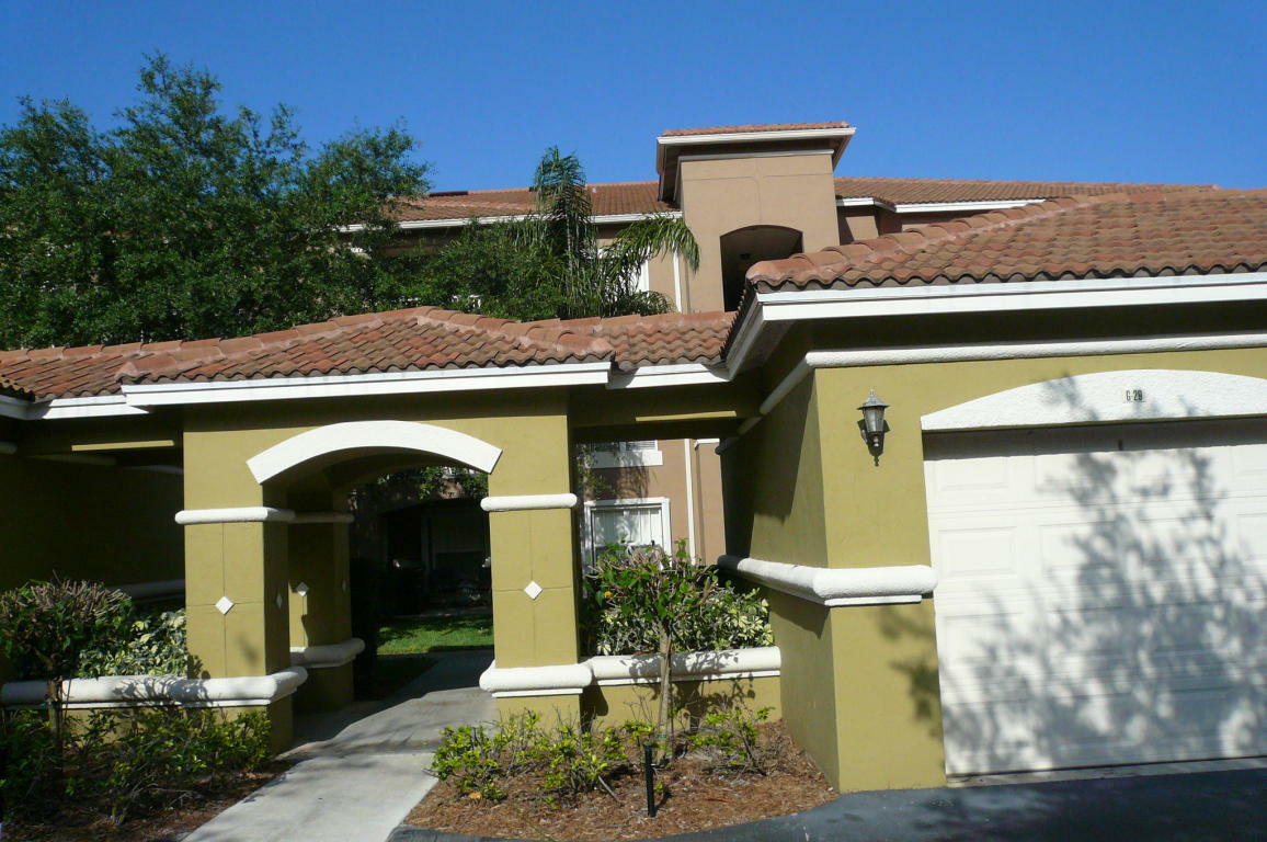 Property Photo: 5060 Fairways Circle F209 FL 32967