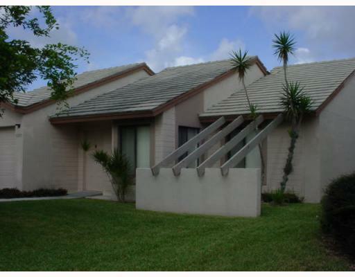 Property Photo:  5925 Strawberry Lakes Circle  FL 33463 