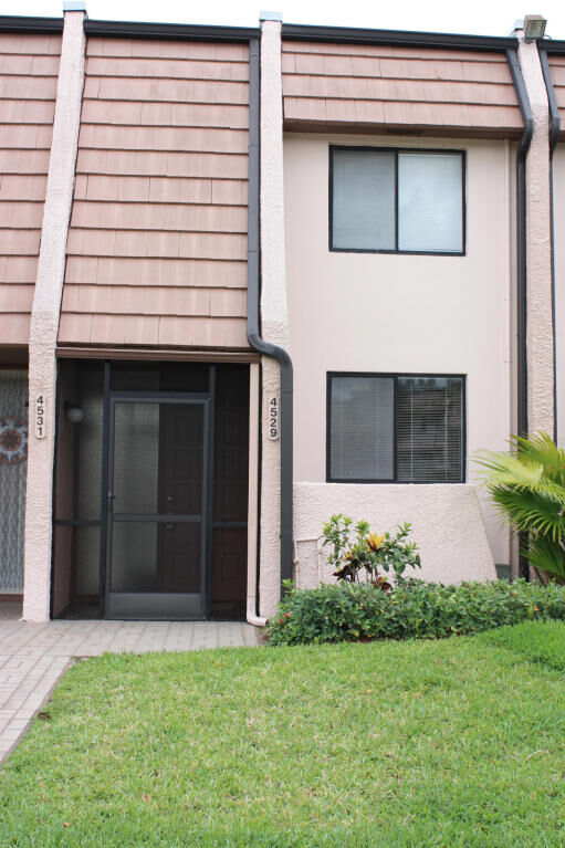 Property Photo:  4529 Luxemburg Court  FL 33467 